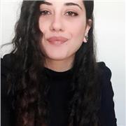 Laureata in Lettere Moderne, con Magistrale in Filolologia Moderna